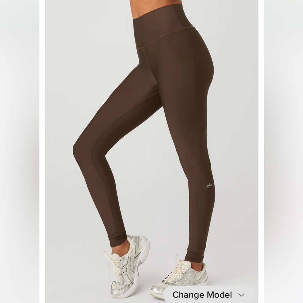 ALO Yoga High Waist AirLift Legging in Espresso
